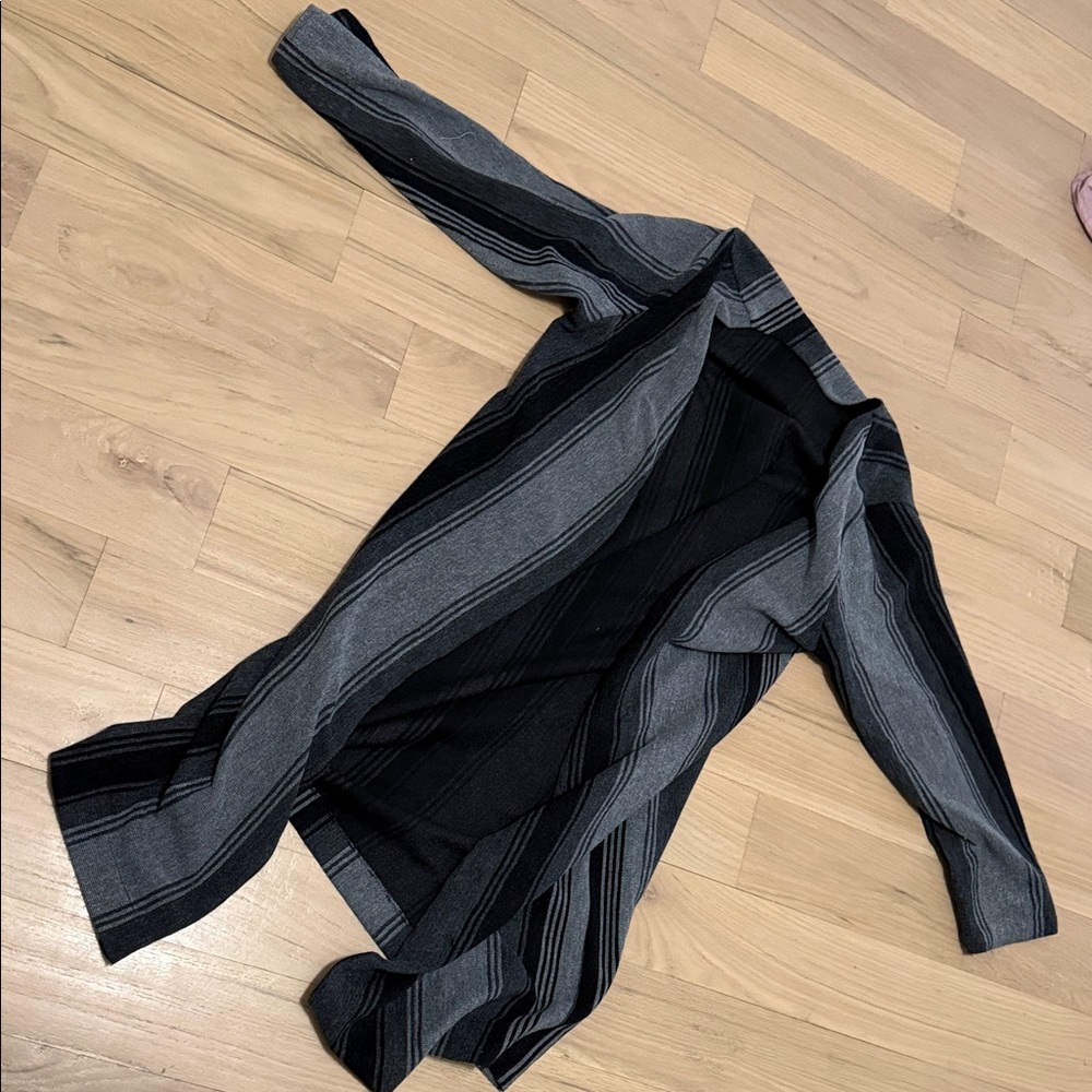 Source Unknown Black and Gray Long Cardigan